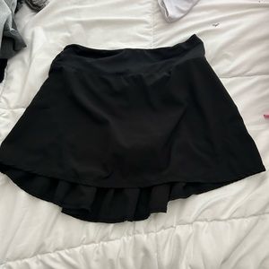 LULULEMON BLACK SKIRT